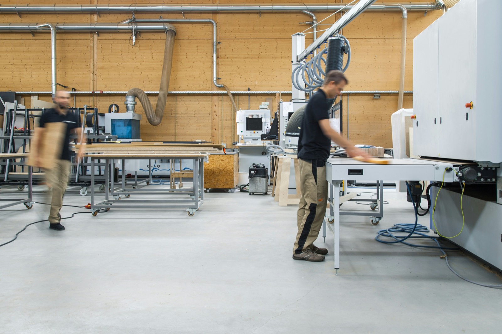 Estimator reviewing a configurable part and its quote history